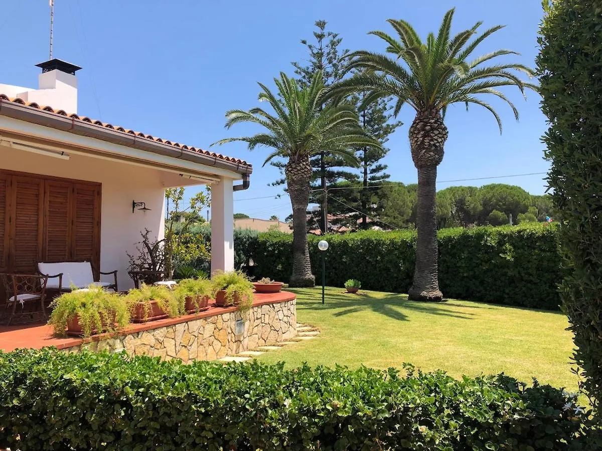 Le Tre Palme Villa Fontane Bianche 0*,  Italy